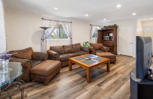 Lake Arrowhead Casa | Lake View Home & Guest House - Pet-Friendly Vacation Rental In Lake Arrowhead CA