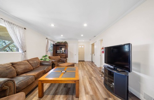 Lake Arrowhead Casa | Lake View Home & Guest House - Pet-Friendly Vacation Rental In Lake Arrowhead CA