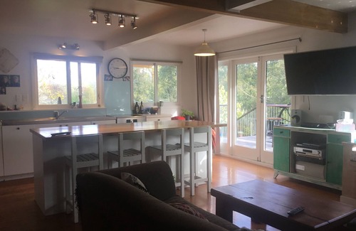 Upper Moutere Casa | Lake view House ,beautiful country living .Amazing views of lake ,mountains