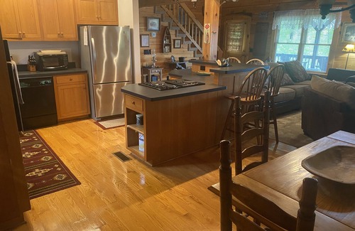 Lancaster Casa | Lake View Lodge - Beautiful Year Round View of Center Hill Lake and Marina
