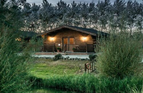 Wrangle Casa | Lake View Lodges - 25074