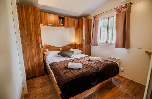 Terme Catez Apartamento | Lake View Mobile Homes with Thermal Riviera Tickets in Terme Čatež