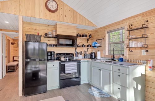 White County Cabina | Lake View Nature Cabin at Bear Bluff Retreat