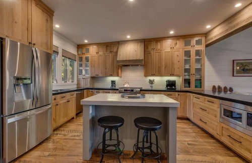 Tahoe Sierra Estates Casa | Lake View|Pool|Pier|Bouys|Pickleball|Walk to town