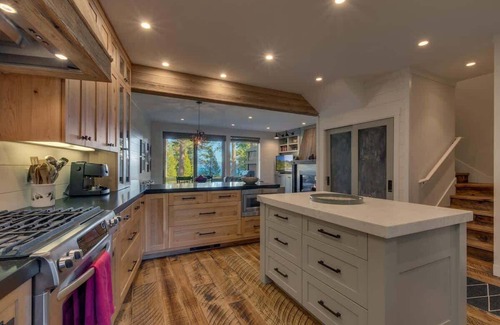 Tahoe Sierra Estates Casa | Lake View|Pool|Pier|Bouys|Pickleball|Walk to town