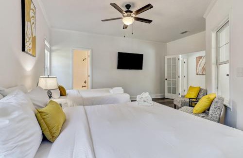 Lakeside Casa | Lake View Retreatpool10qn Beds
