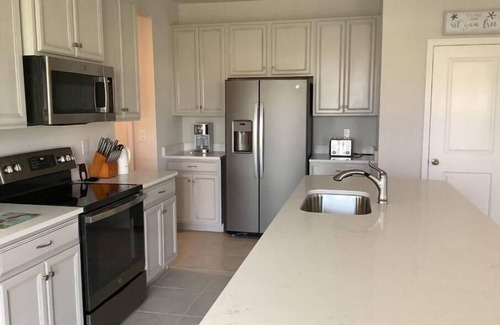 Westside Casa | Lake View, Spacious 4 Bedroom Home on Quiet Street