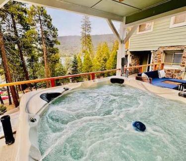 Wishon Apartamento | Lake View Suite for 2-Hot Tub-Dog Friendly