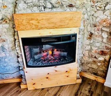 Wishon Apartamento | Lake View Suite for 2-Hot Tub-Dog Friendly