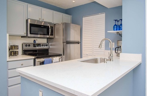 Brandon Condominio | Lake View - Tennis Court View - 2 Bedroom 2 Bath