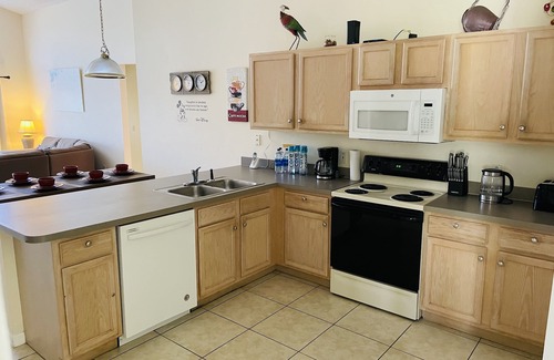 Lake Berkley Villa | 5 BR Villa cerrada piscina climatizada / Rm juego / Free WiFi / HD TV / impuesto de EE.UU. inc