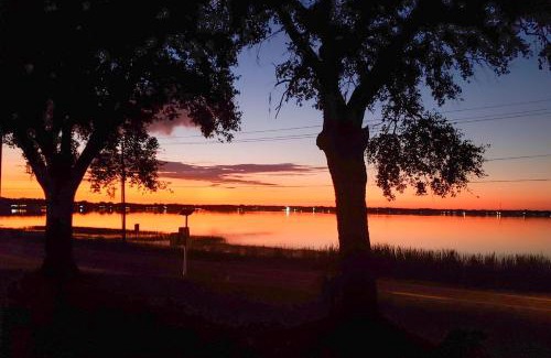 Auburndale Casa | Lake Views and Private Porch Auburndale Family Home