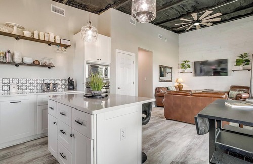 Bridgeport Casa | Lake Views Boat Friendly Chill Spot
