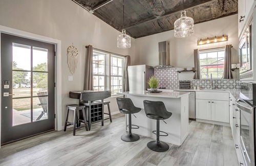 Bridgeport Casa | Lake Views Boat Friendly Chill Spot