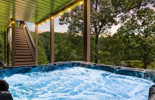 Morganton Casa | Lake Views Hot Tub Fire Pit 6bed