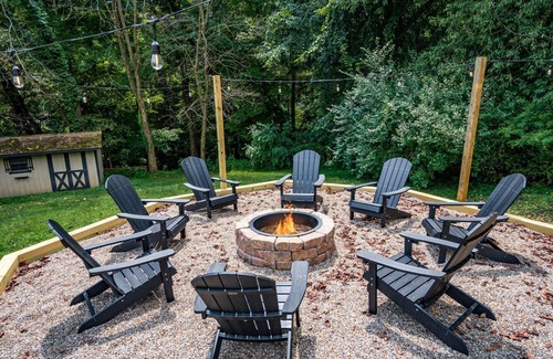 Howard Casa | Lake Views: Modern Coastal 3 BR Apple Valley Lake Beach House