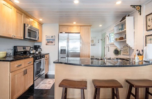 Beachwood-Bluffton Casa | Lake Views Near Beach CLEAN