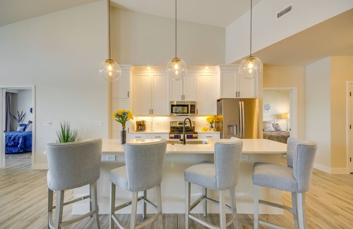 Rocky Mount Condominio | Lake Views & Pool Access: Ozarks Condo!