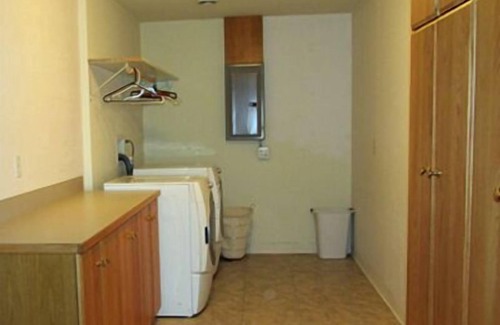 Kodiak Apartamento | Vista al lago con genuino resistente Alaska Ambiente!