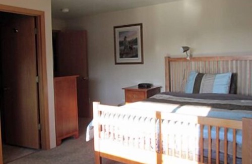 Kodiak Apartamento | Vista al lago con genuino resistente Alaska Ambiente!
