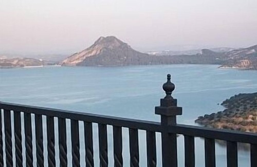 Iznajar Villa | Lake Villa House es una muy hermosa villa frente al lago de Iznájar