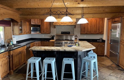 Fish Haven Cabina | Lake Vista Lodge hot tub, 6,500+ sq ft, sleeps 30+!!