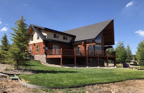 Fish Haven Cabina | Lake Vista Lodge hot tub, 6,500+ sq ft, sleeps 30+!!