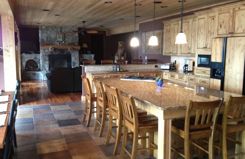 Greentown Casa | Lake Wallenpaupack Lakefront Home con 9 BR (4 dormitorios principales / balcón privado)