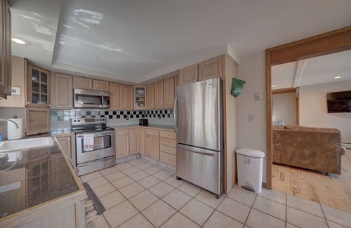 Tafton Chalet De Esquí | Lake Wallenpaupack Lakefront home - Sleeps 8+ w/ Private Boat Dock!