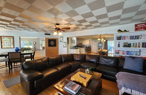 Auburndale Casa | Lake Whistler Beach House with lakefront pool