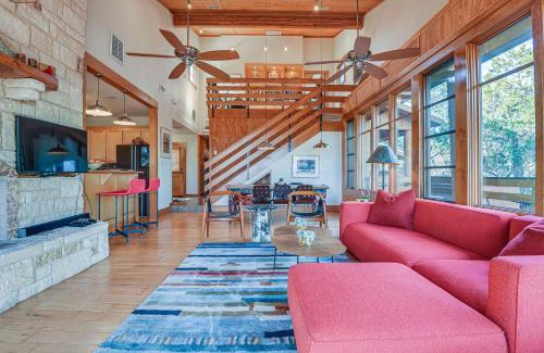 Morgan Casa | Lake Whitney Cabin with Hot Tub and Fire Pit!