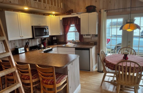 Orleans Cabaña | Lake Willoughby Direct Waterfront