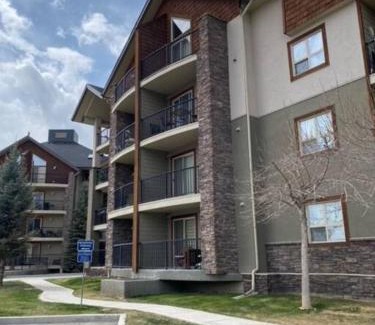 East Kootenay Apartamento | Lake Windermere Pointe by StayIn