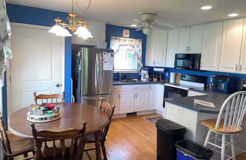 Black Wolf Casa | Lake Winnebago Water Front! Fishing! Boating! Quiet Bay! EAA!