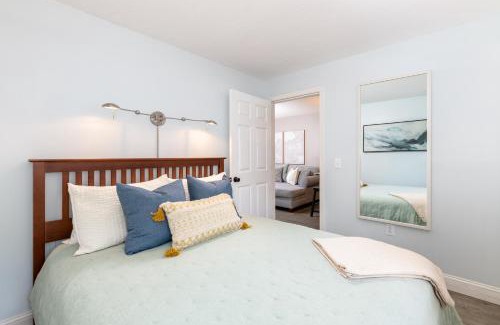 Gilford Complejo | Lake Winni Condo, Views for Miles