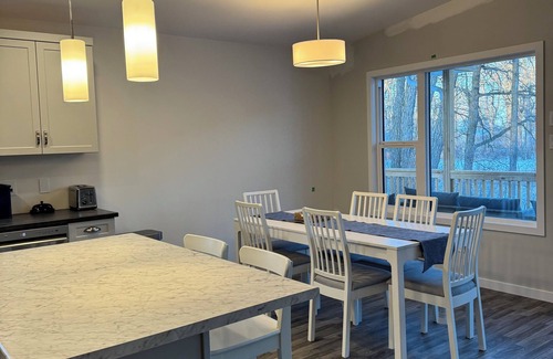 Dunnottar Cabina | Lake Winnipeg West Shore Retreat in the Village of Dunnottar