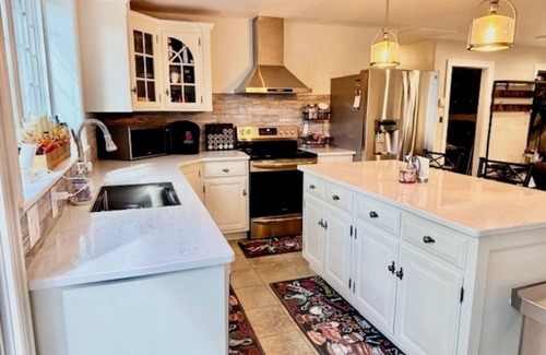 Lochmere Casa | Lake Winnisquam Waterfront-Renovated 2 BR Cozy Lake house