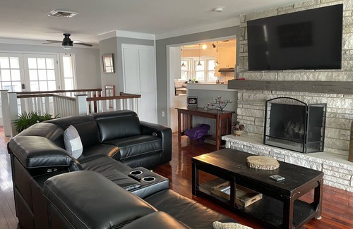 Lodi Casa | Lake Wisconsin - Sunset Bay Stunner