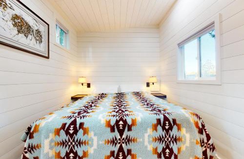 Mason County Casa | Lake Wooten Cabin