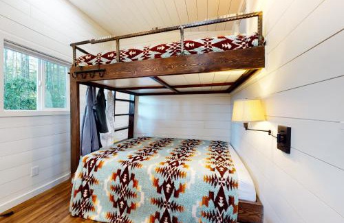 Mason County Casa | Lake Wooten Cabin