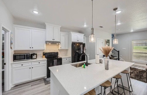 Grand Prairie Casa | Lakecrest 4-bedroom house with AC in Grand Prairie