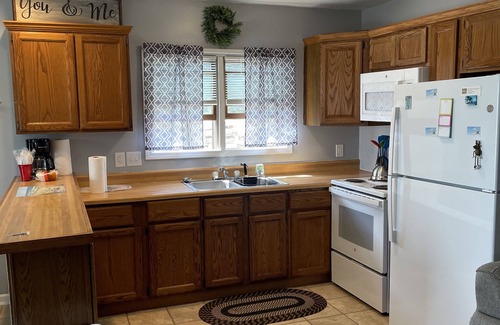 Manitou Beach-Devils Lake Cabaña | Lakefront Family Retreat-Great set up for multi generational families