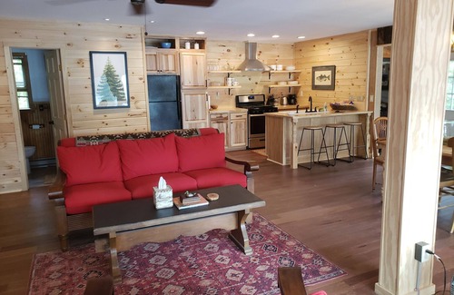 Vermontville Casa | Lakefield Cottage: 2-bedroom lakefront house on Loon Lake, Vermontville, NY.