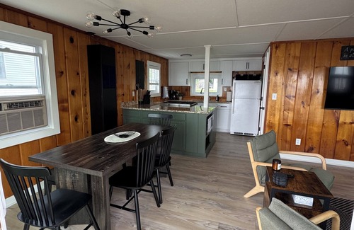 Paris Cabaña | Lakefront 2 Bedroom Cottage Getaway on Chippewa Lake, Michigan