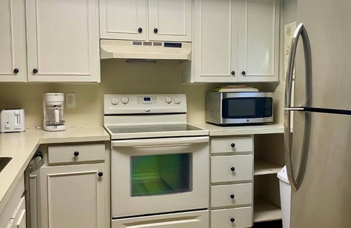 North Shore Casa | Lakefront! 2-bedroom townhome at Smith Mountain Lake