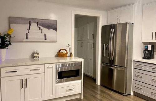 Agoura Hills Casa | Lakefront 3 Bedroom house with breath taking views