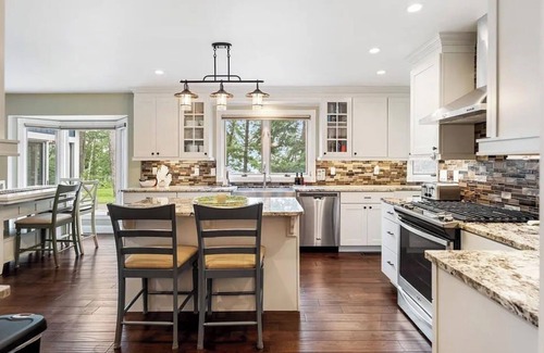 Indian River Casa | Lakefront 3-bedroom house with AC & Heat on Burt Lake