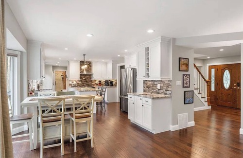 Indian River Casa | Lakefront 3-bedroom house with AC & Heat on Burt Lake