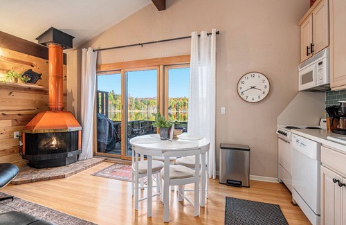 Gaylord Casa | Lakefront 3 Bedroom Townhome - Fall colors and Quaint Towns - Sleeps 8