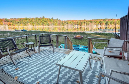 Gaylord Casa | Lakefront 3 Bedroom Townhome - Fall colors and Quaint Towns - Sleeps 8